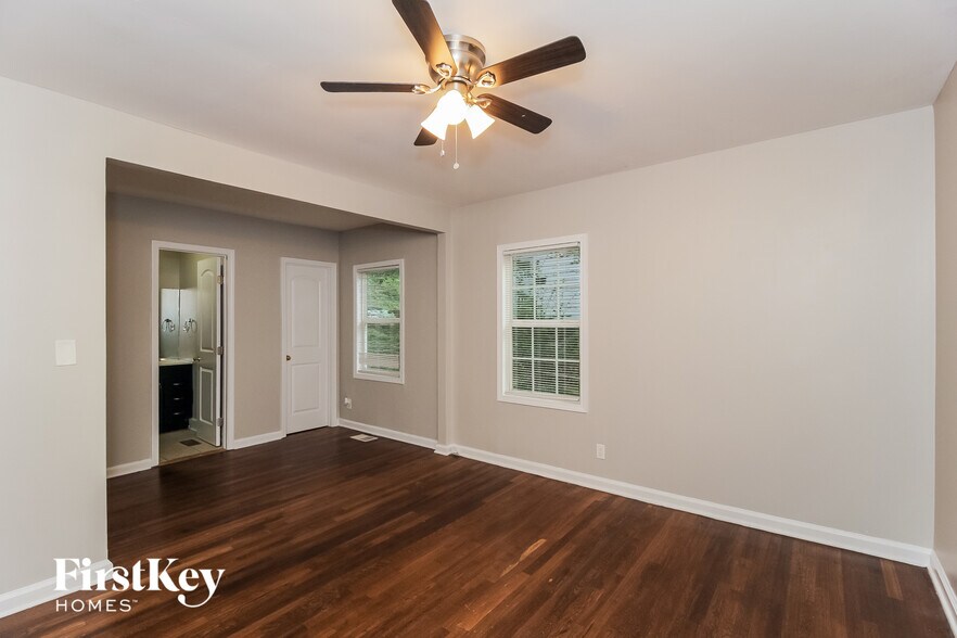 Building Photo - 476 Rigby St NE