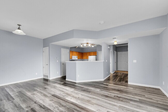 Building Photo - $1,775.00 - 2 Bedrooms, 2.5 Bathrooms, Townhouse in Thornton with Cozy Fireplace!