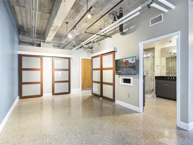 Building Photo - 710 Colorado St
