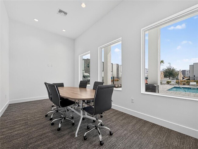 Building Photo - 612 Trikomo Dr