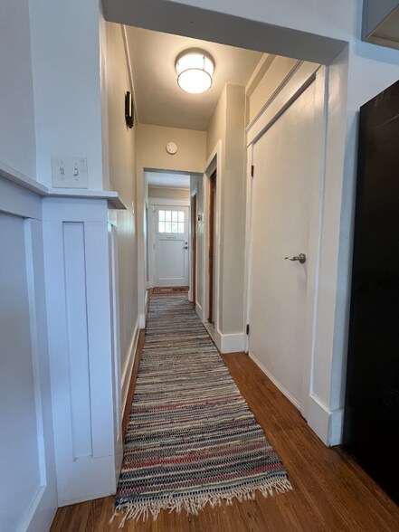 Building Photo - 1805 Baker Ave