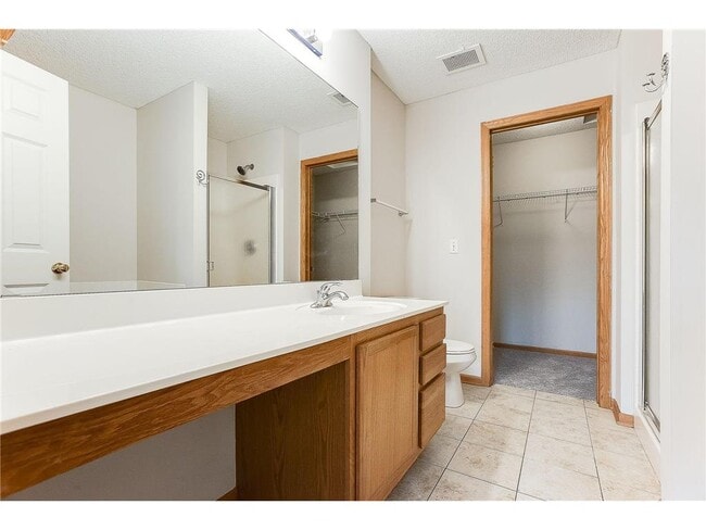 Building Photo - 5040 Holly Ln N