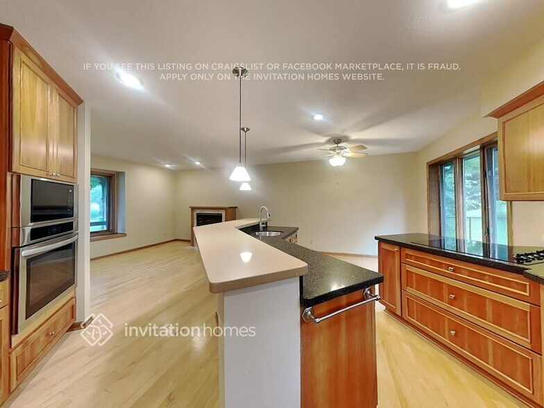 Building Photo - 546 Carol Dr
