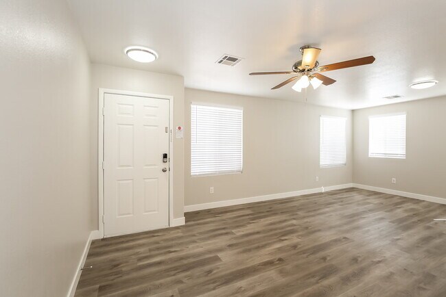 Building Photo - 523 Roberta Alecia Ave