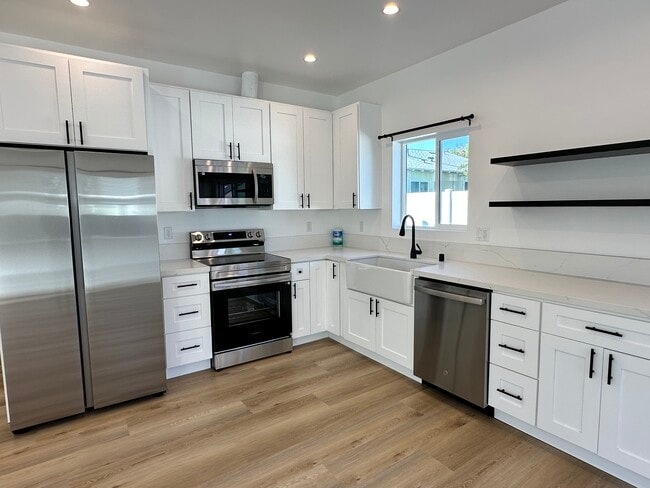 Building Photo - 3617 W Victory Blvd