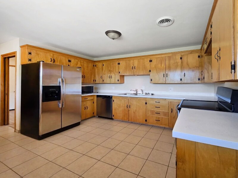 Building Photo - 512 Camino Solano