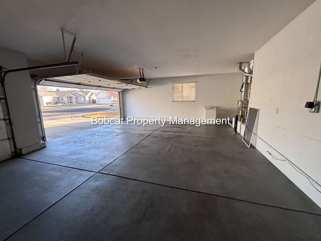 Building Photo - 1054 Camellia Ct