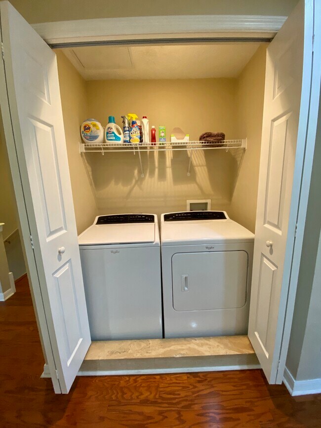 Building Photo - 212 S Dakota Ave