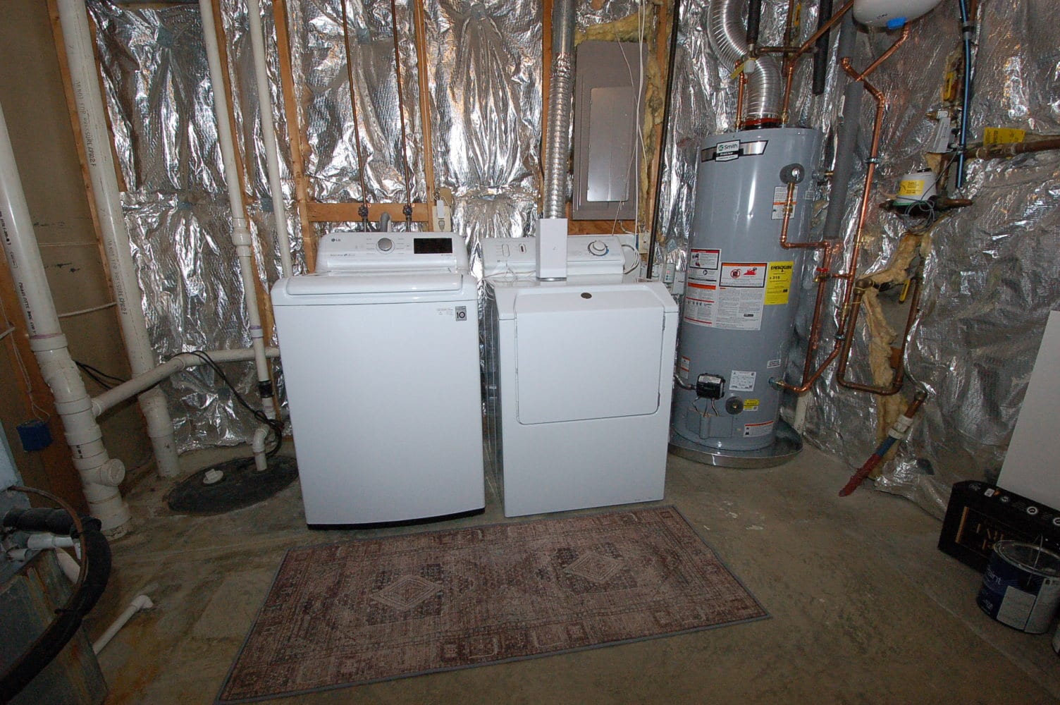 Washer / dryer room -- 1 - 8916 Pembrook Woods