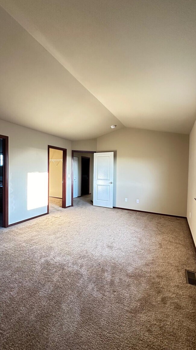 Building Photo - 28400 75th Dr NW