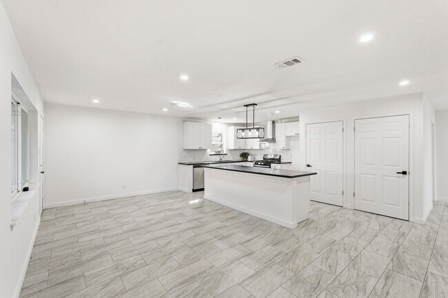 Building Photo - 23326 Briarcreek Blvd