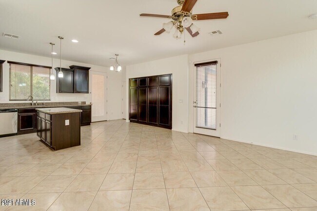Building Photo - 1705 W Pelican Dr