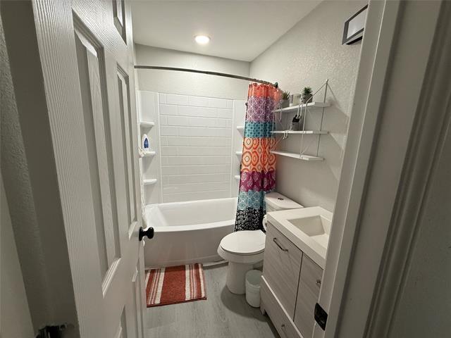 Building Photo - 816 Loganwood Ave