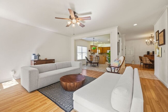 Building Photo - Spacious 3-Bedroom, 2.5 Bathroom Home in Woods Creek - Prime Bentonville Location