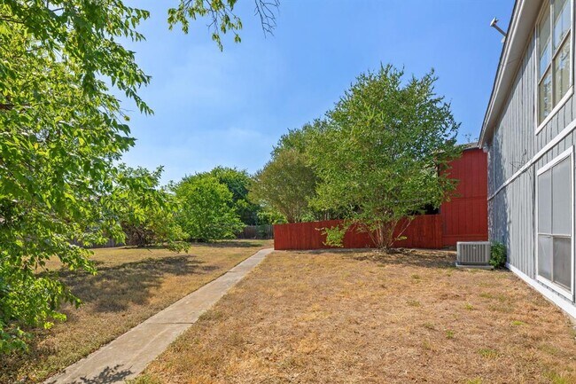 Building Photo - 4813 Yucca Hill Dr