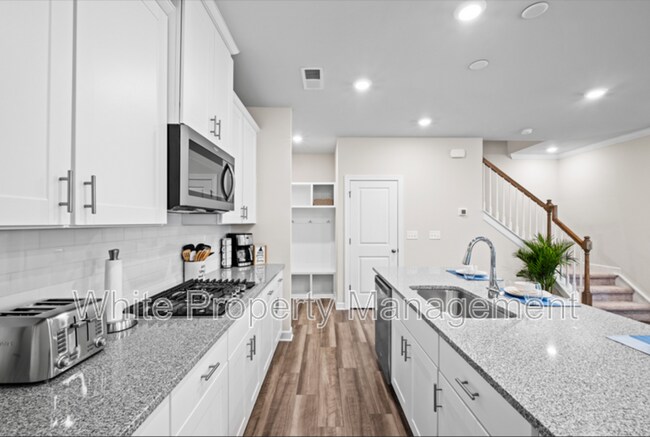 Building Photo - 709 Windage Wy