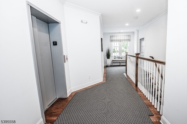 Building Photo - 29 Euclid Ave