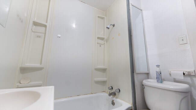 Building Photo - 725 N 10th Ave