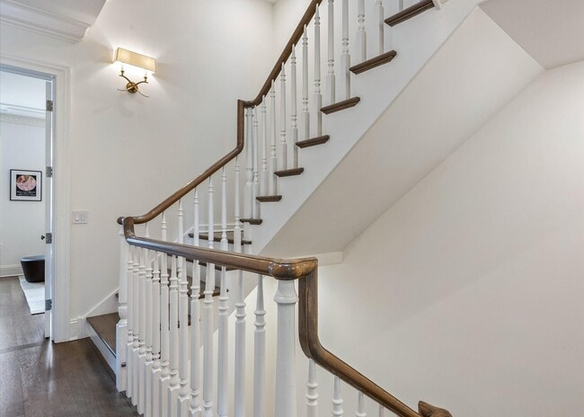 Building Photo - 441 W Deming Pl