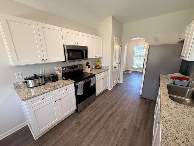 Building Photo - 6108 Ridgeside Boulevard