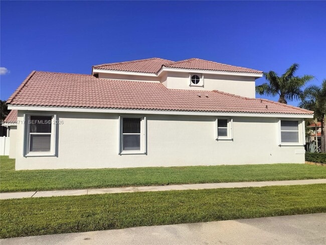 Building Photo - 17883 SW 5th St