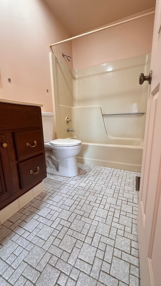 Building Photo - 25 Janet Cir