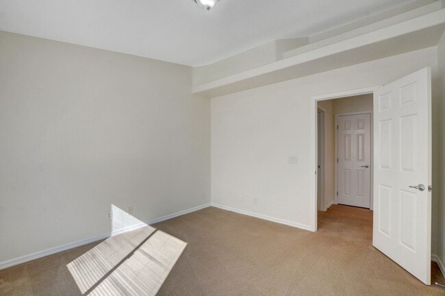 Building Photo - Beautiful Home in Amazing Rhodes Ranch - Guard Gated