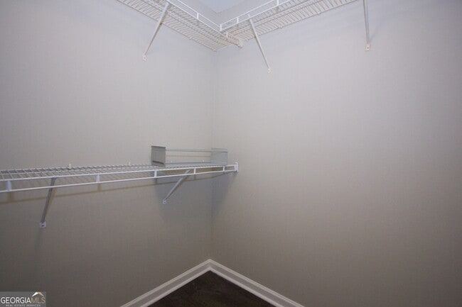 Building Photo - 585 Chapel Walk Ln SE