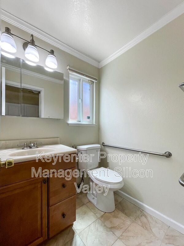 Building Photo - 1293 Knollview Dr