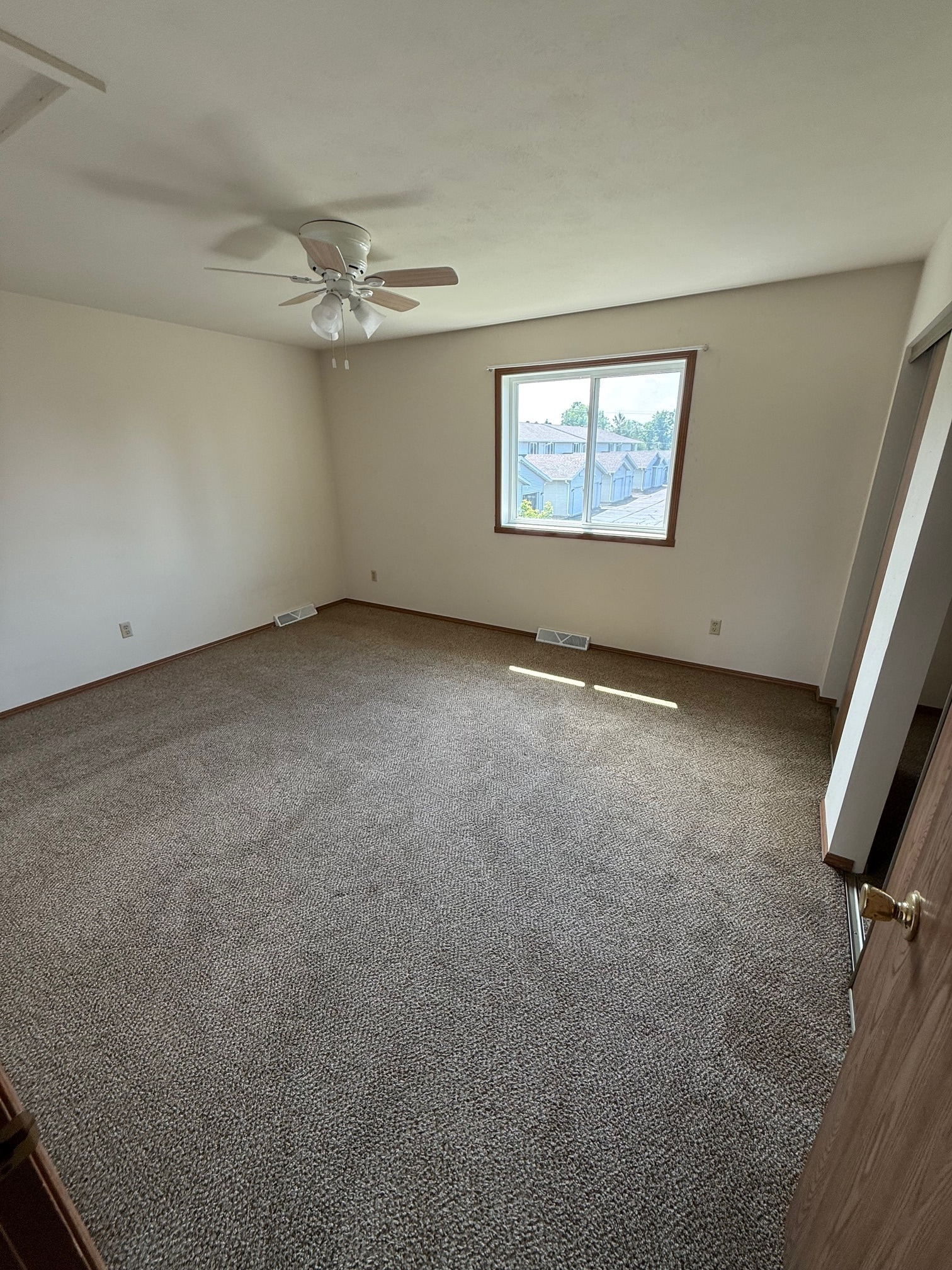 Building Photo - N1531 Fawn Ridge Dr
