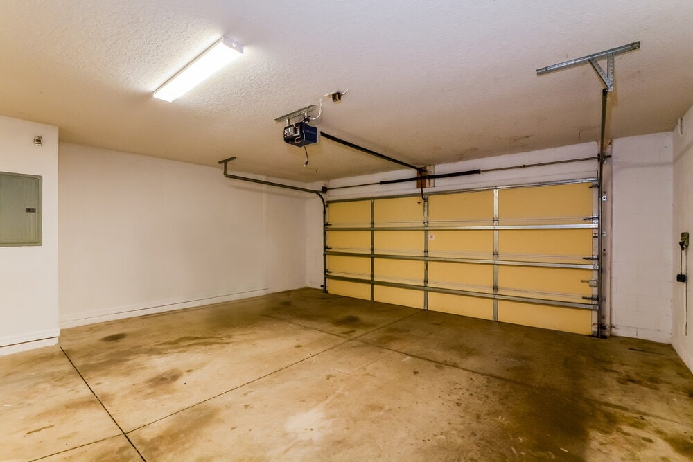 Building Photo - 2701 Athens Dr