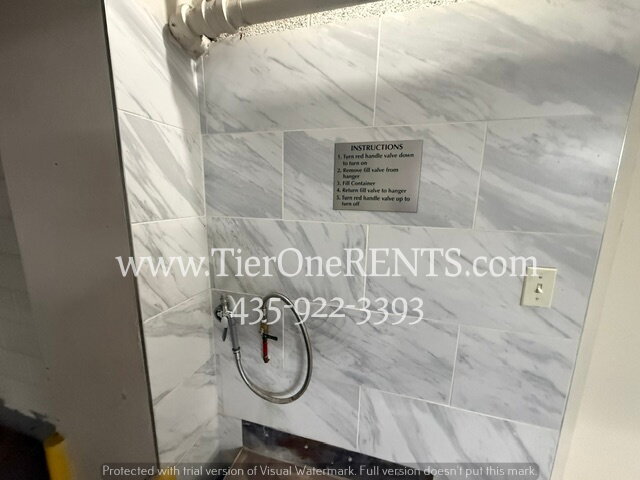 Building Photo - This property offers a NO DEPOSIT option available for qualified renters