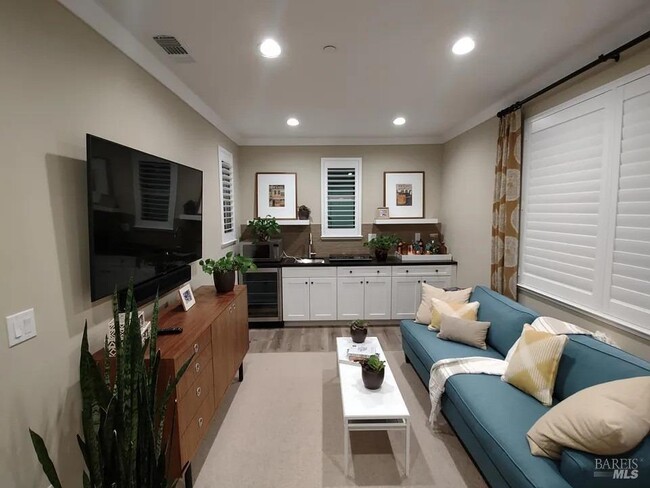 Building Photo - 706 Hydrangea Dr