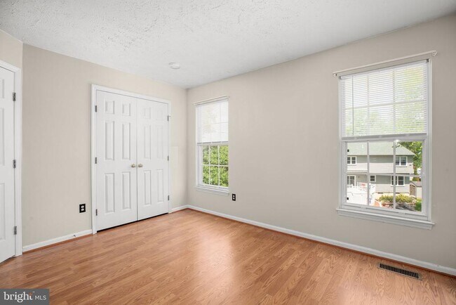 Building Photo - 64 Spring Lake Dr