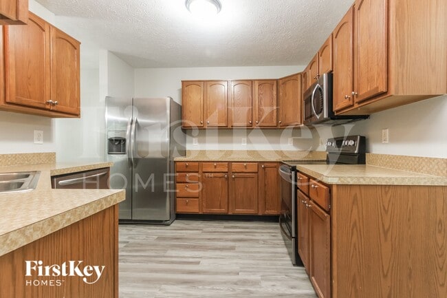 Building Photo - 10431 Wintergreen Way