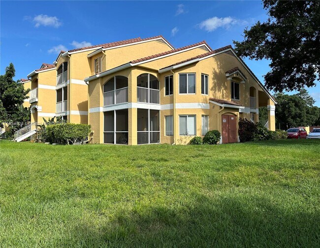 Building Photo - 2647 NW 33rd St