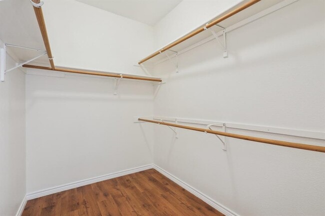 Building Photo - 2807 Glenwood Trail