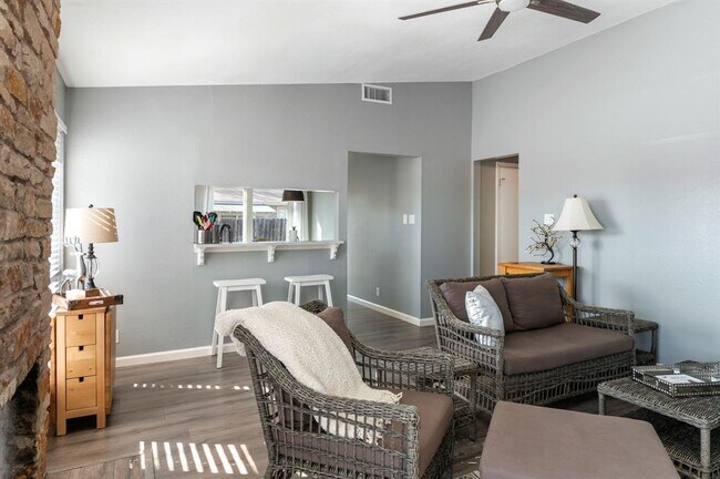Building Photo - 10401 Burmaster Ln
