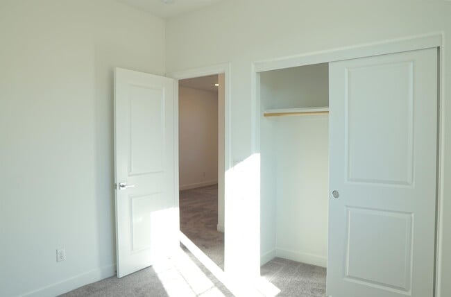 Building Photo - 35505 Sereno Ln