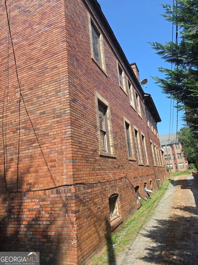 Building Photo - 293 Orange St