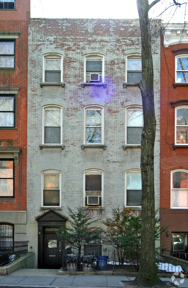 Primary Photo - 112 Lafayette Ave