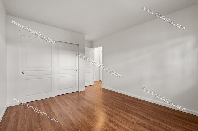 Building Photo - 2nd MONTH FREE!!! Charming Upstairs 2BD/1BA in the Heart of Multnomah Village- Water, Sewer & Gar...