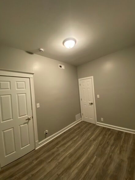 Building Photo - 3840 S Albany Ave