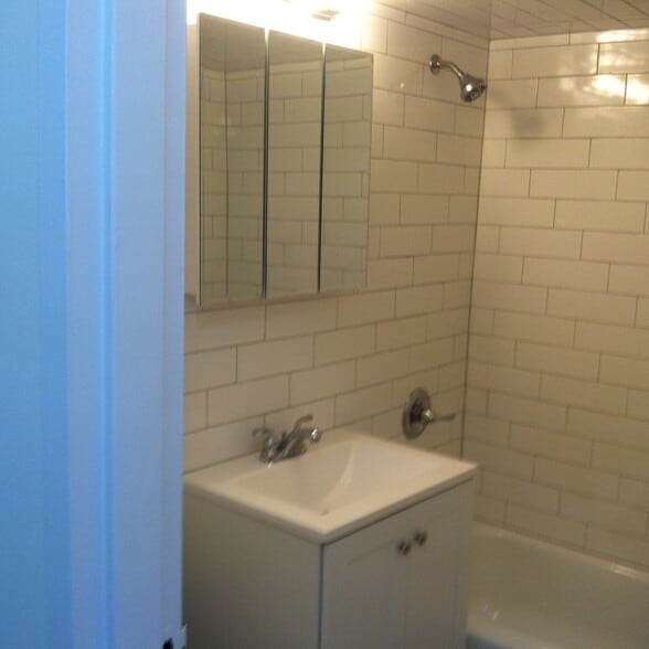 Building Photo - 1274 River Rd