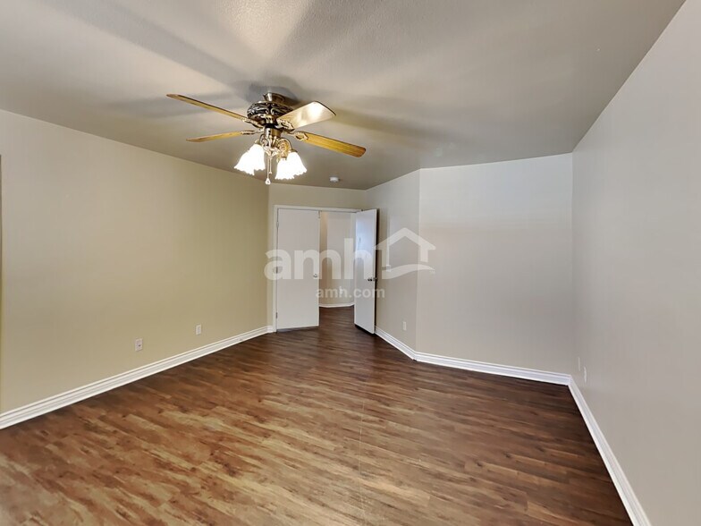 Building Photo - 1752 Quartz Landing Ave