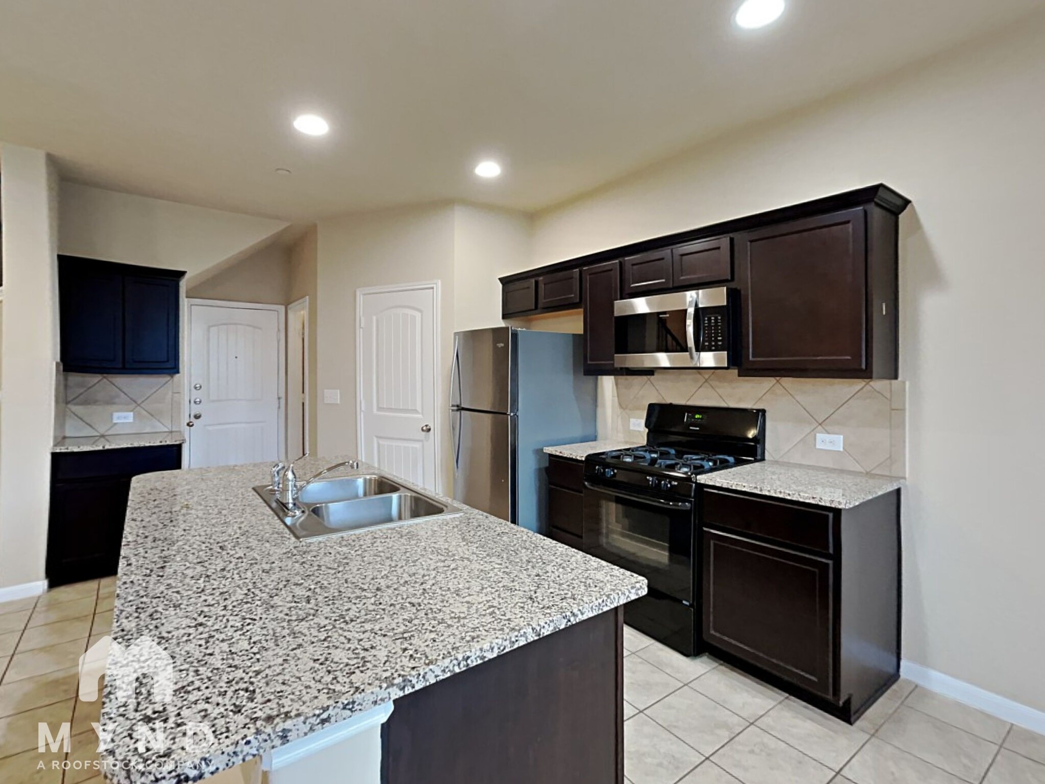 Building Photo - 2880 Donnell Dr