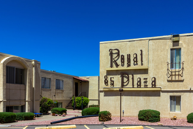 Building Photo - Steel Canyon