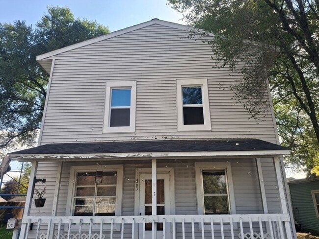 Building Photo - 303 Weston Ave