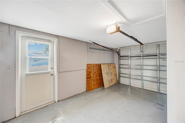 Building Photo - 7804 Niagara Dr