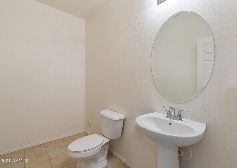 Building Photo - 18013 W Tina Ln